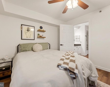 3307 Wyndham Circle - Photo Thumbnail 16