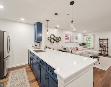 3307 Wyndham Circle - Photo Thumbnail 11