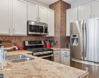 170 Martin Lane - Photo Thumbnail 17