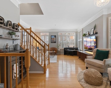 170 Martin Lane - Photo Thumbnail 8