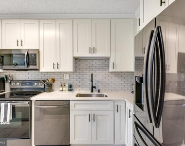 5500 Holmes Run Parkway - Photo Thumbnail 6