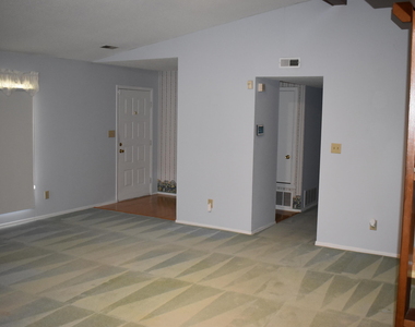 209 Reynolds N - Photo Thumbnail 7