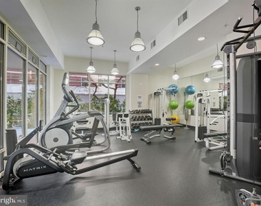 820 N Pollard Street - Photo Thumbnail 6