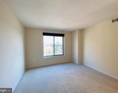 820 N Pollard Street - Photo Thumbnail 4