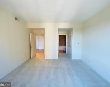 820 N Pollard Street - Photo Thumbnail 2