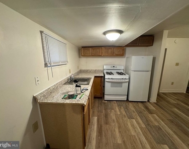 606 E Market Street - Photo Thumbnail 1