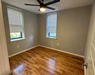 7057 Cresheim Road - Photo Thumbnail 5