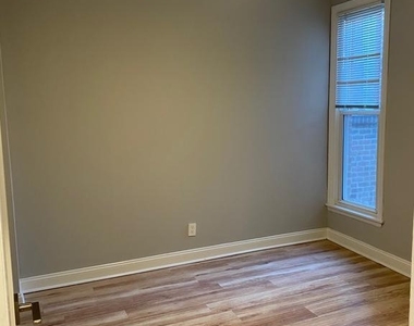 400-418 W Walnut Lane - Photo Thumbnail 6