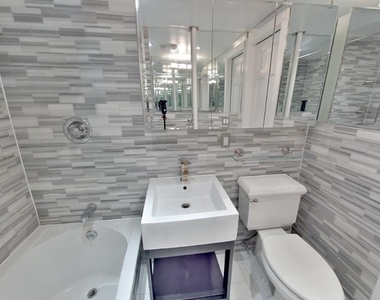 326 East 100th Street - Photo Thumbnail 4