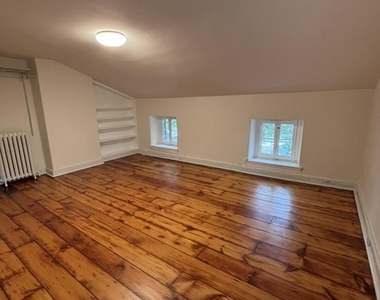 23 W Walnut Lane - Photo Thumbnail 8