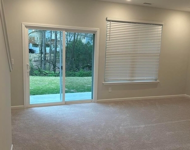 1078 Manorhaven Drive - Photo Thumbnail 8