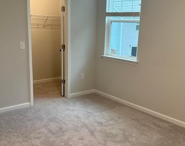 1078 Manorhaven Drive - Photo Thumbnail 15