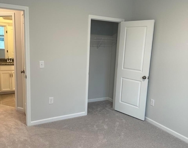 1078 Manorhaven Drive - Photo Thumbnail 22
