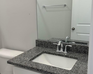 1078 Manorhaven Drive - Photo Thumbnail 11