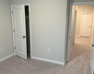 1078 Manorhaven Drive - Photo Thumbnail 24