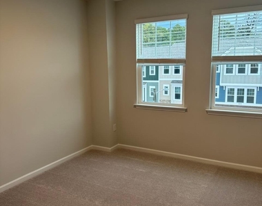 1078 Manorhaven Drive - Photo Thumbnail 21