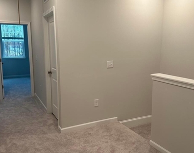 1078 Manorhaven Drive - Photo Thumbnail 13
