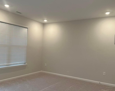1078 Manorhaven Drive - Photo Thumbnail 7