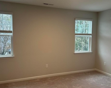 1078 Manorhaven Drive - Photo Thumbnail 12