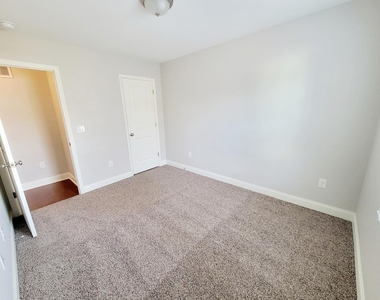 3944 Volkswalk Place - Photo Thumbnail 40