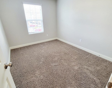 3944 Volkswalk Place - Photo Thumbnail 38