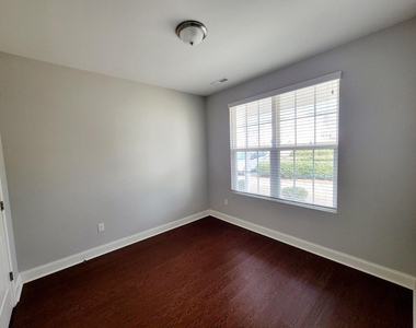 3944 Volkswalk Place - Photo Thumbnail 4