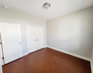 3944 Volkswalk Place - Photo Thumbnail 5