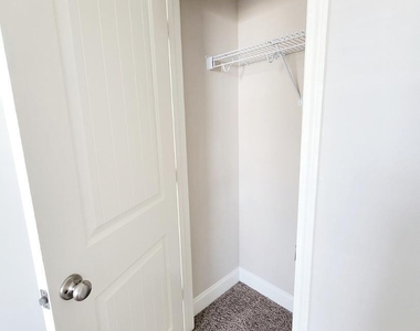 3944 Volkswalk Place - Photo Thumbnail 37