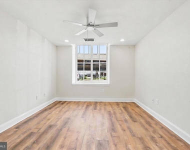 1050 E Montgomery Avenue - Photo Thumbnail 7