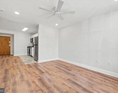 1050 E Montgomery Avenue - Photo Thumbnail 4