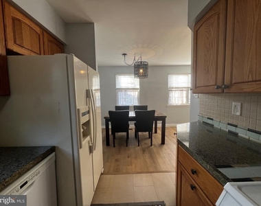 9911 Lackland Drive - Photo Thumbnail 18