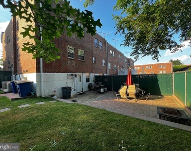 9911 Lackland Drive - Photo Thumbnail 8