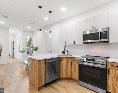 647 N 41st Street - Photo Thumbnail 5