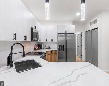 647 N 41st Street - Photo Thumbnail 14
