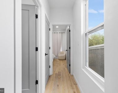 647 N 41st Street - Photo Thumbnail 10