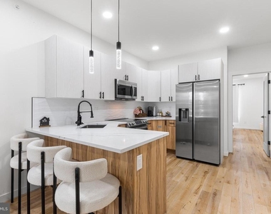 647 N 41st Street - Photo Thumbnail 3