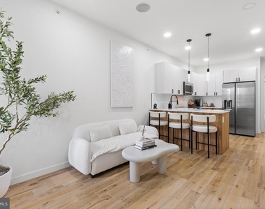 647 N 41st Street - Photo Thumbnail 2