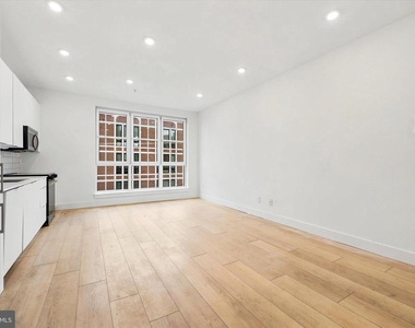 2406 Frankford Avenue - Photo Thumbnail 3