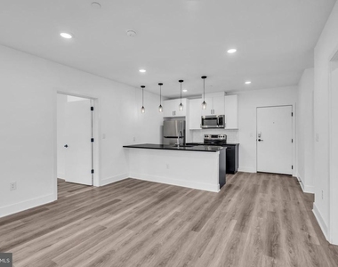 330 Cecil B Moore Avenue - Photo Thumbnail 9