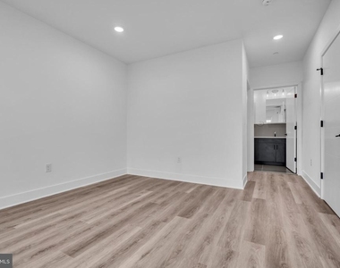 330 Cecil B Moore Avenue - Photo Thumbnail 16