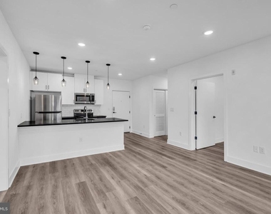330 Cecil B Moore Avenue - Photo Thumbnail 8