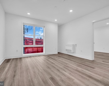 330 Cecil B Moore Avenue - Photo Thumbnail 6