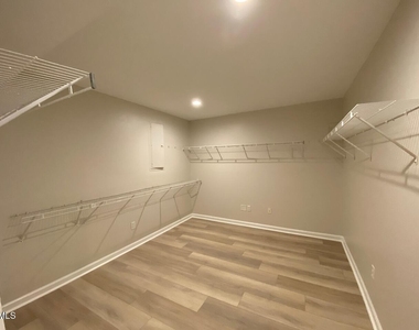 409 Killington Drive - Photo Thumbnail 15