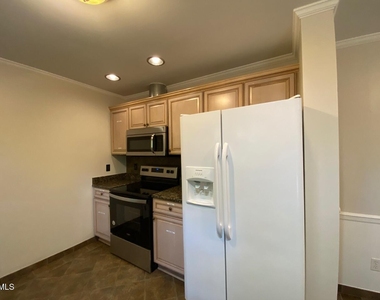 409 Killington Drive - Photo Thumbnail 4