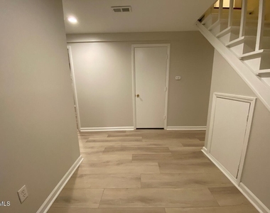 409 Killington Drive - Photo Thumbnail 13