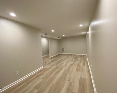 409 Killington Drive - Photo Thumbnail 18