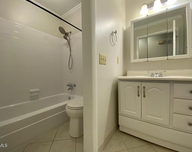 409 Killington Drive - Photo Thumbnail 7