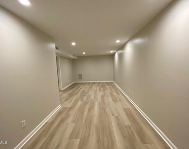 409 Killington Drive - Photo Thumbnail 17