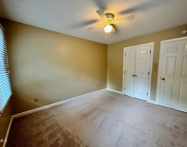 1012 Sturbridge Drive - Photo Thumbnail 16