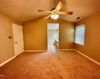 1012 Sturbridge Drive - Photo Thumbnail 20